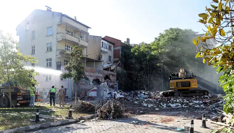 Sındırgı'da Deprem Sesleri: Artçı Sarsıntılar Neden Devam Ediyor?
