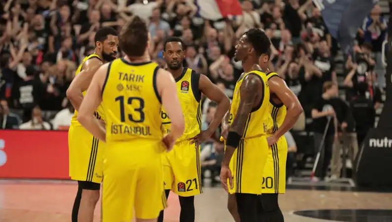 Fenerbahçe, Panathinaikos'u Geçerek Tarihi Bir Final Hedefliyor