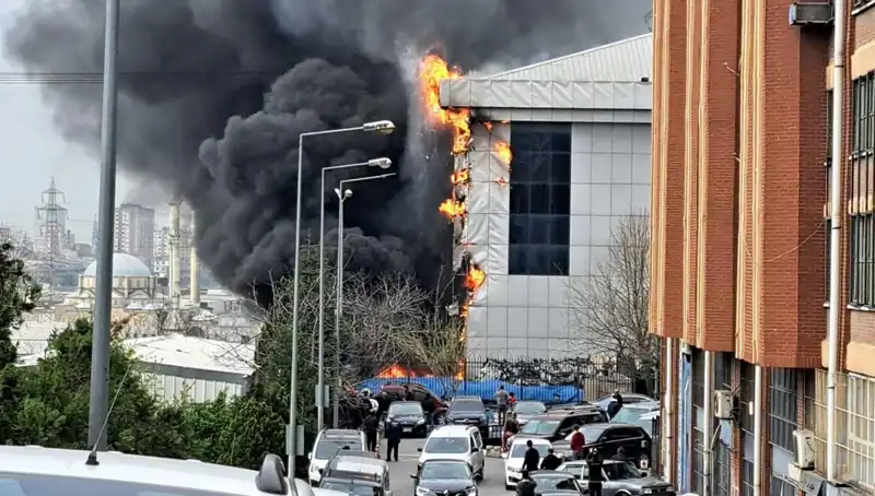 Başakşehir Sanayi Sitesinde Feci Yangın: Olayın Detayları ve Son Gelişmeler