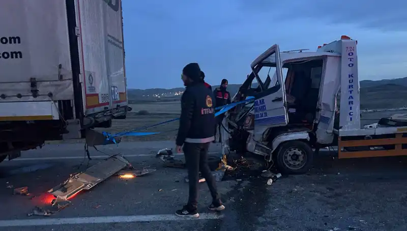 Kazaya Yardım Eden Sokak Kahramanı İkinci Kaza ile Yıkıldı: 4 Yaralı