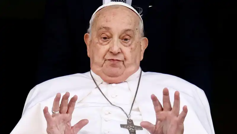 Papa Francis İki Kez Ölümden Döndü: Gerçekten Neler Oldu?